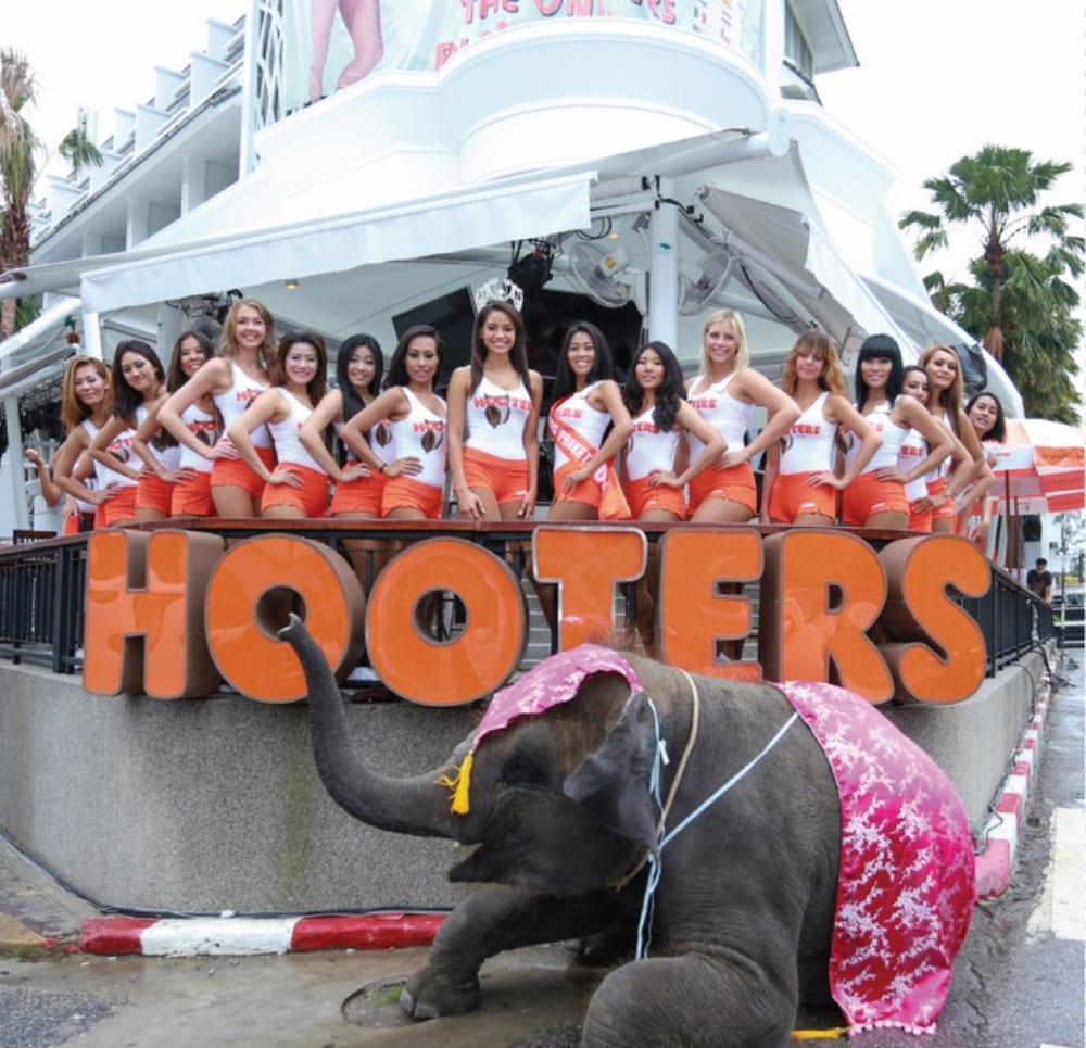 Hooters-Phuket.jpg