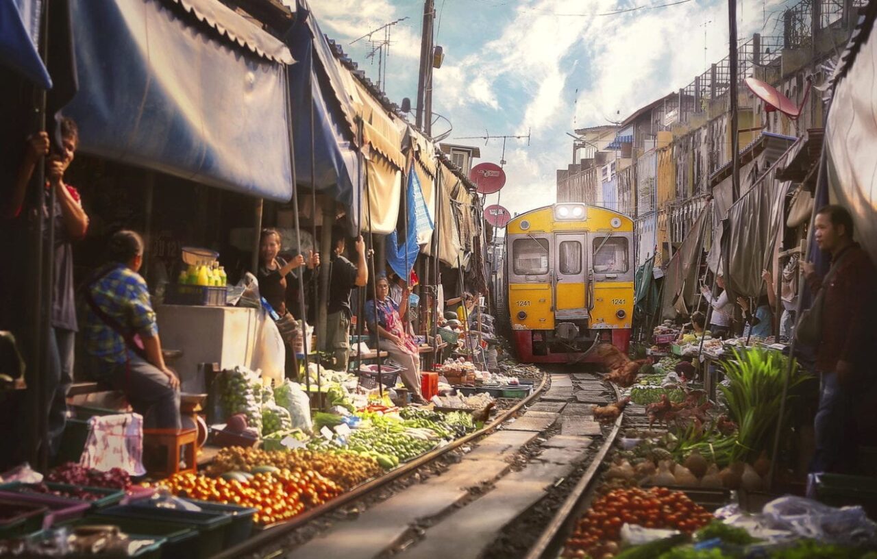 bangkok backpackers travel information