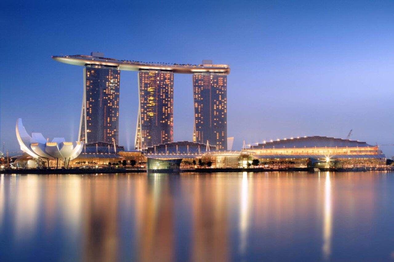 Marina Bay Sands in the evening 20101120