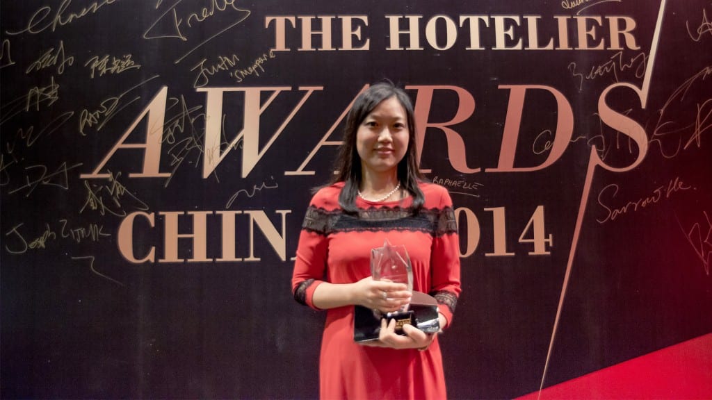 daphne-li-awarded-at-the-first-hotelier-awards-china-2014-1024x576.jpg