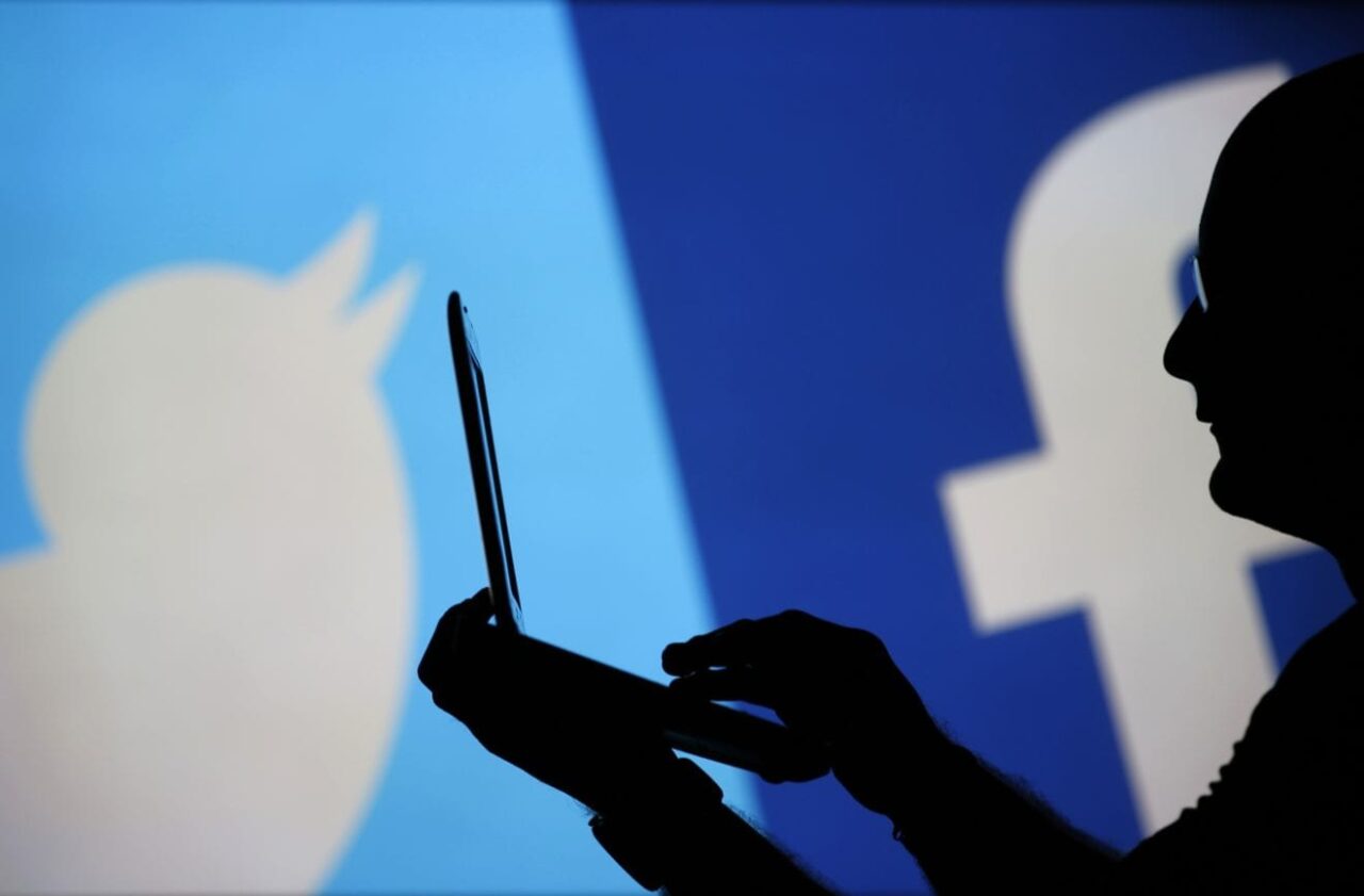 facebook vs twitter