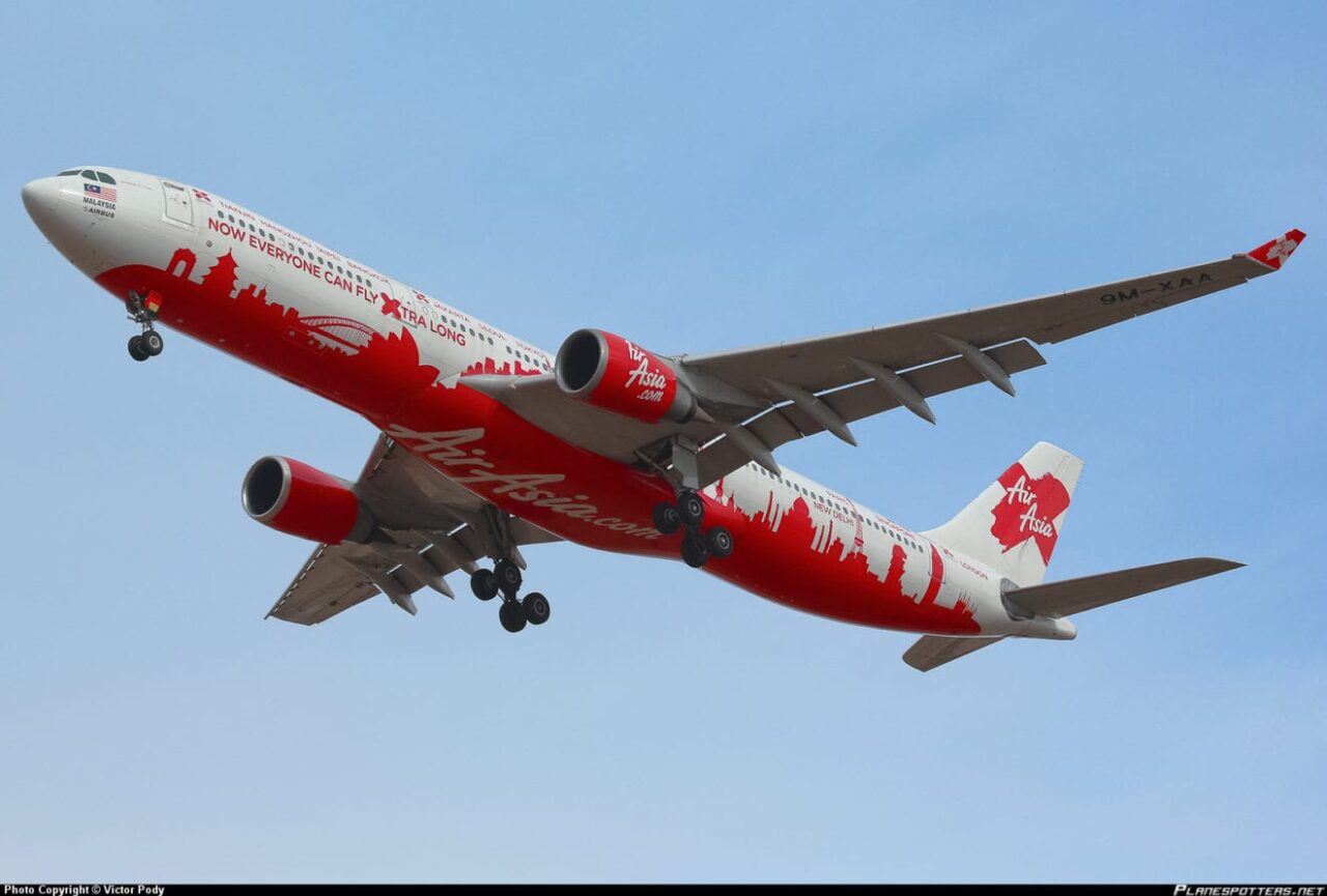 9m xaa airasia x airbus a330 301 PlanespottersNet 347715