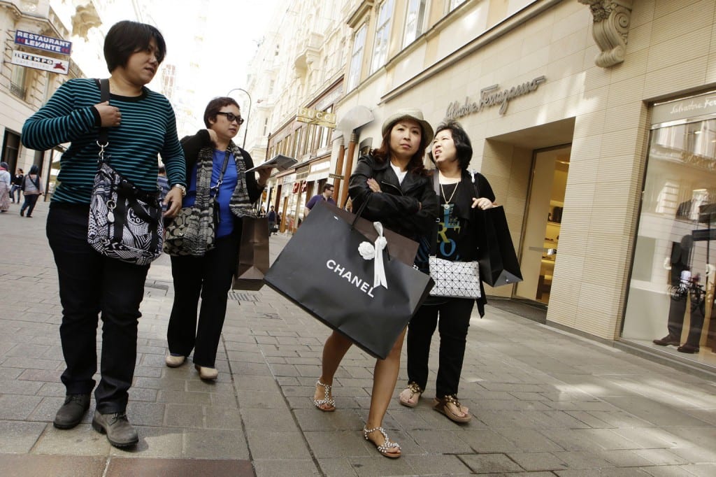 chinese-luxury-shopping-1024x682.jpg