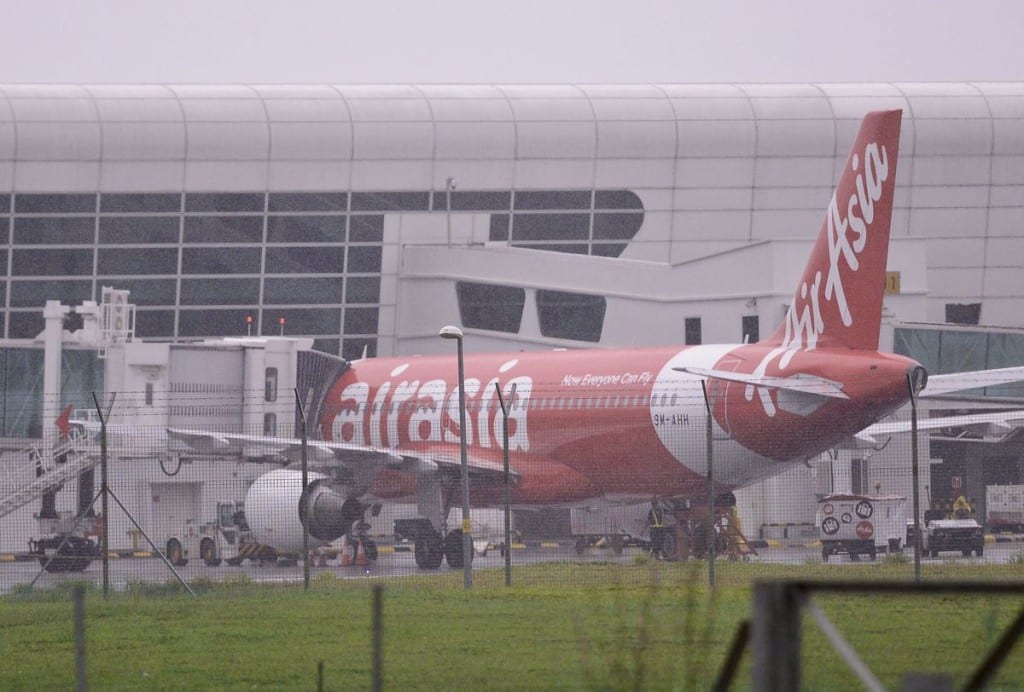 AIRASIA-air_asia-plane-airbus-klia2-281214_TMI-NAZIR-1024x692.jpg