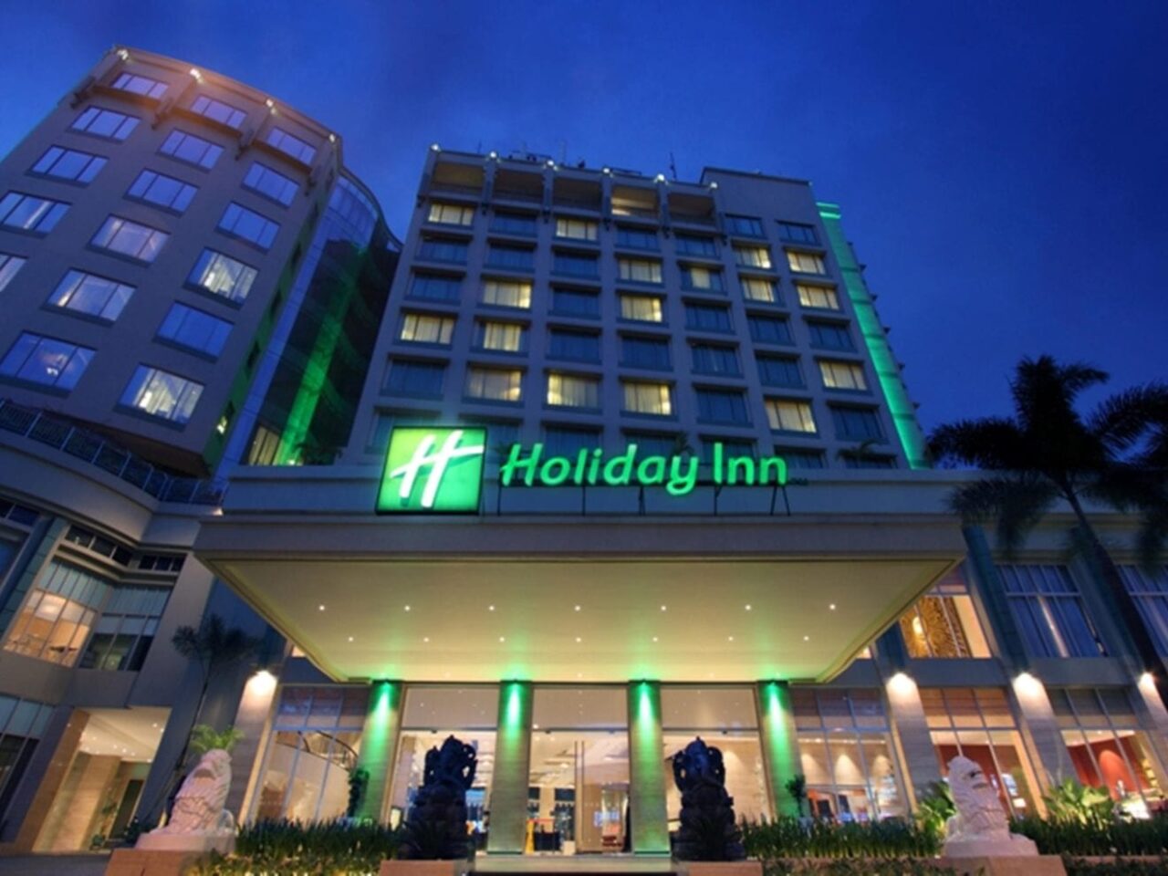 holiday inn bandung 3890575429 4x3