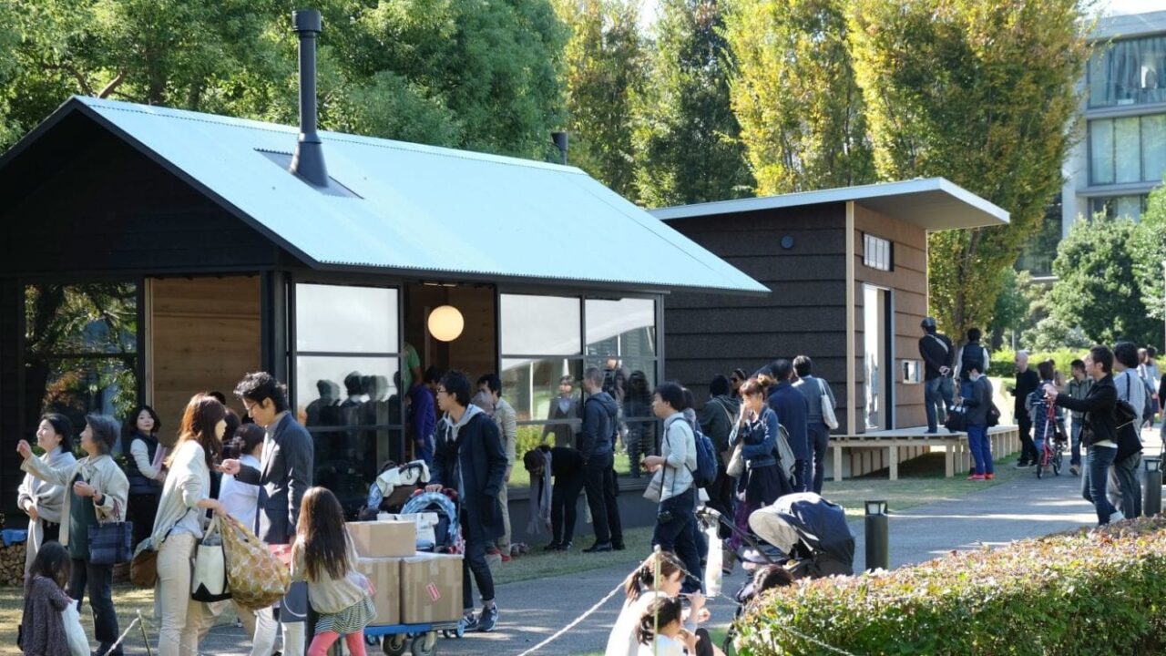 muji huts two up