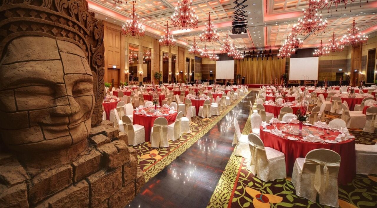 nagaworld hotel entertainment