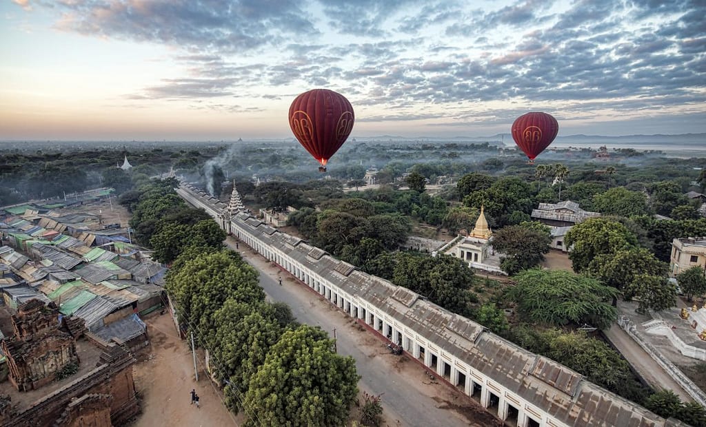 hot-air-balloons-myanmar-8280448426.jpg
