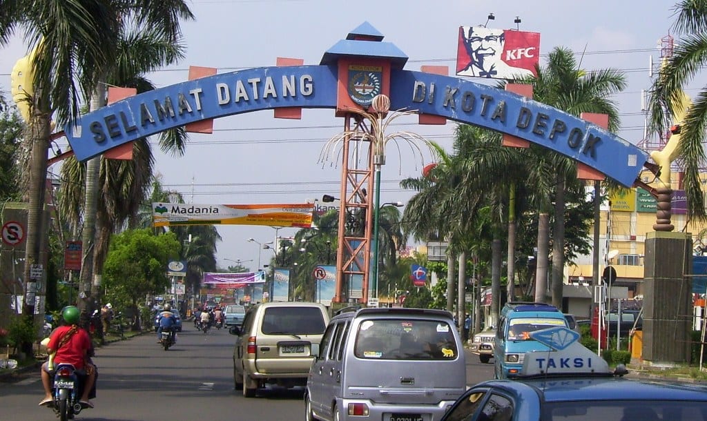 Tugu_selamat_datang_dikota_depok.jpg