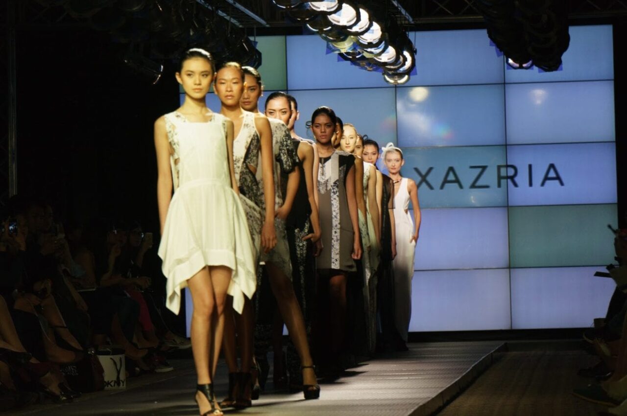 BCBGMAXAZRIA 15