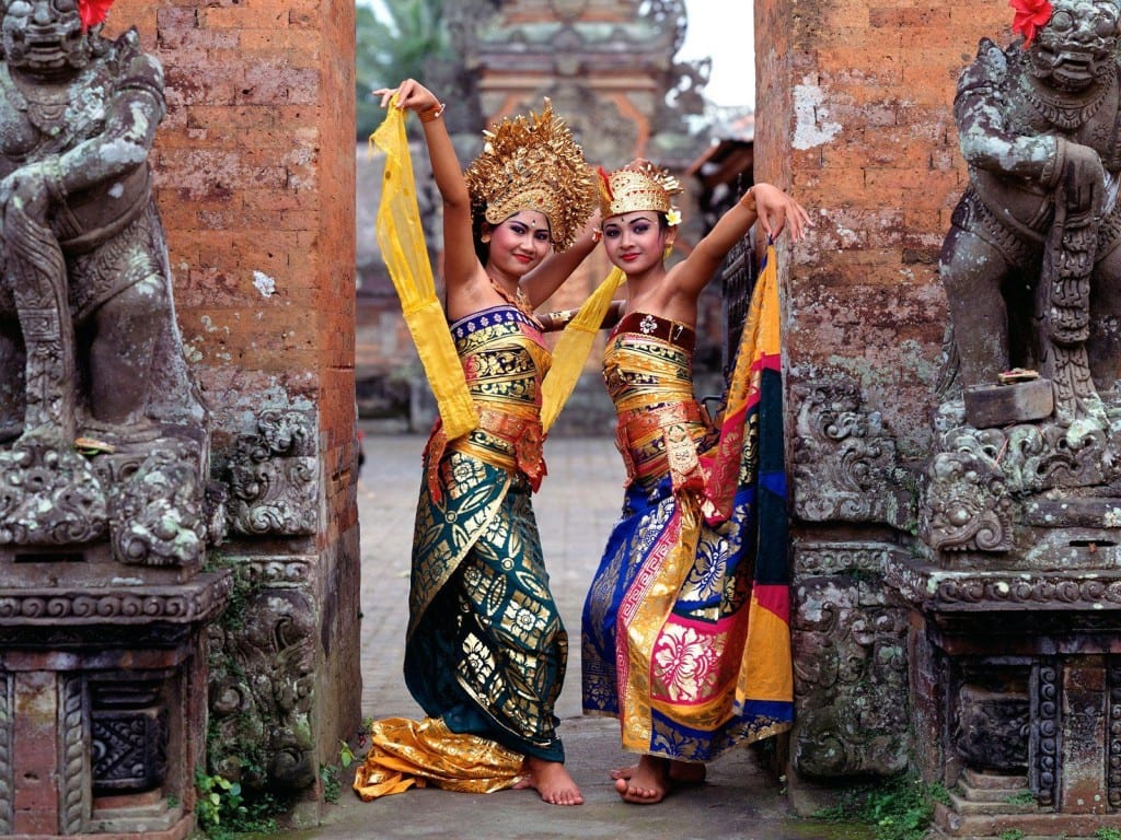 indonesia-bali-dancers-1024x768.jpg