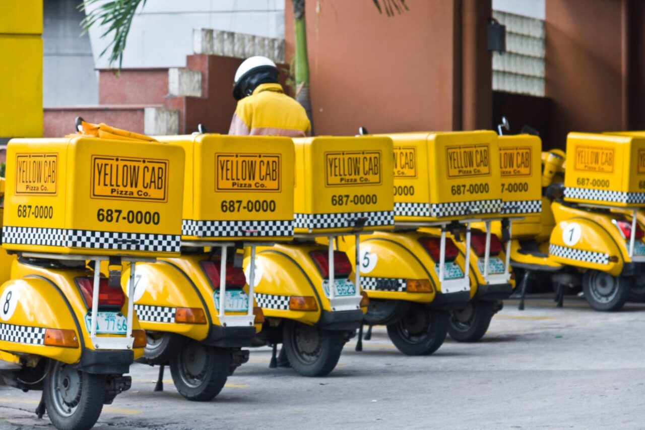 Manila Philippines Pizza Taxi in Makati Business District 01