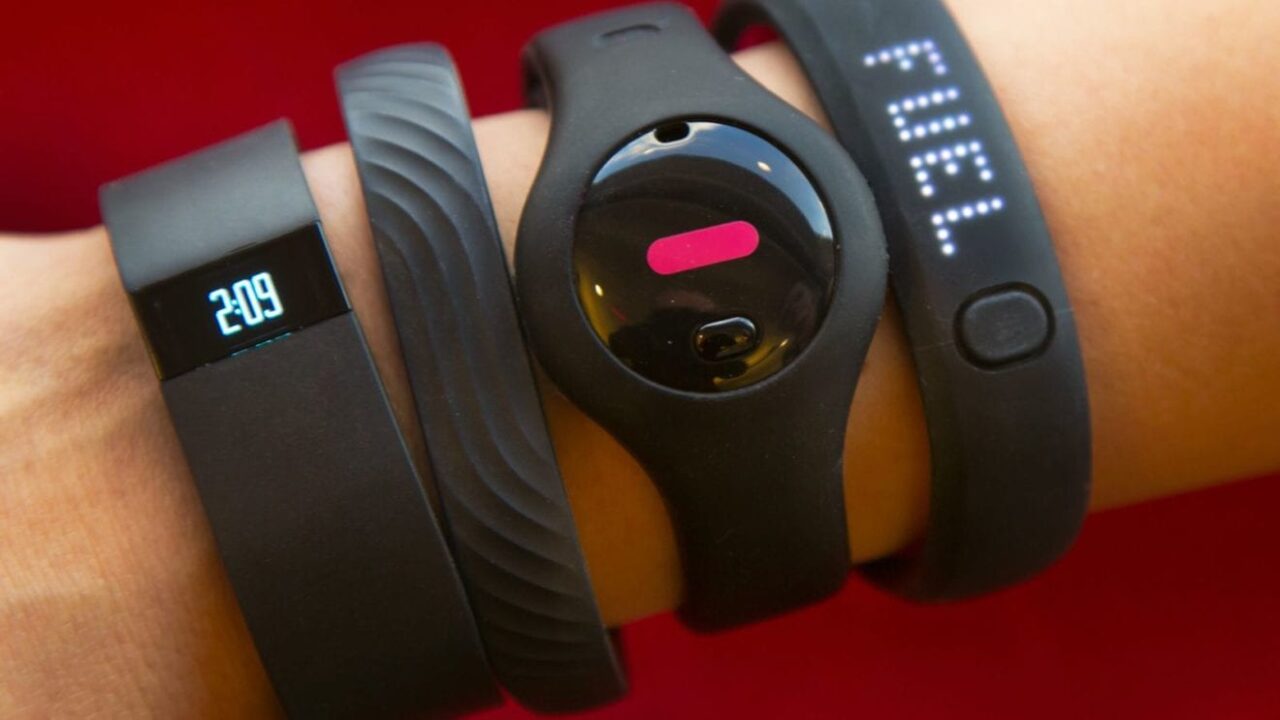 fossil group wearables arm