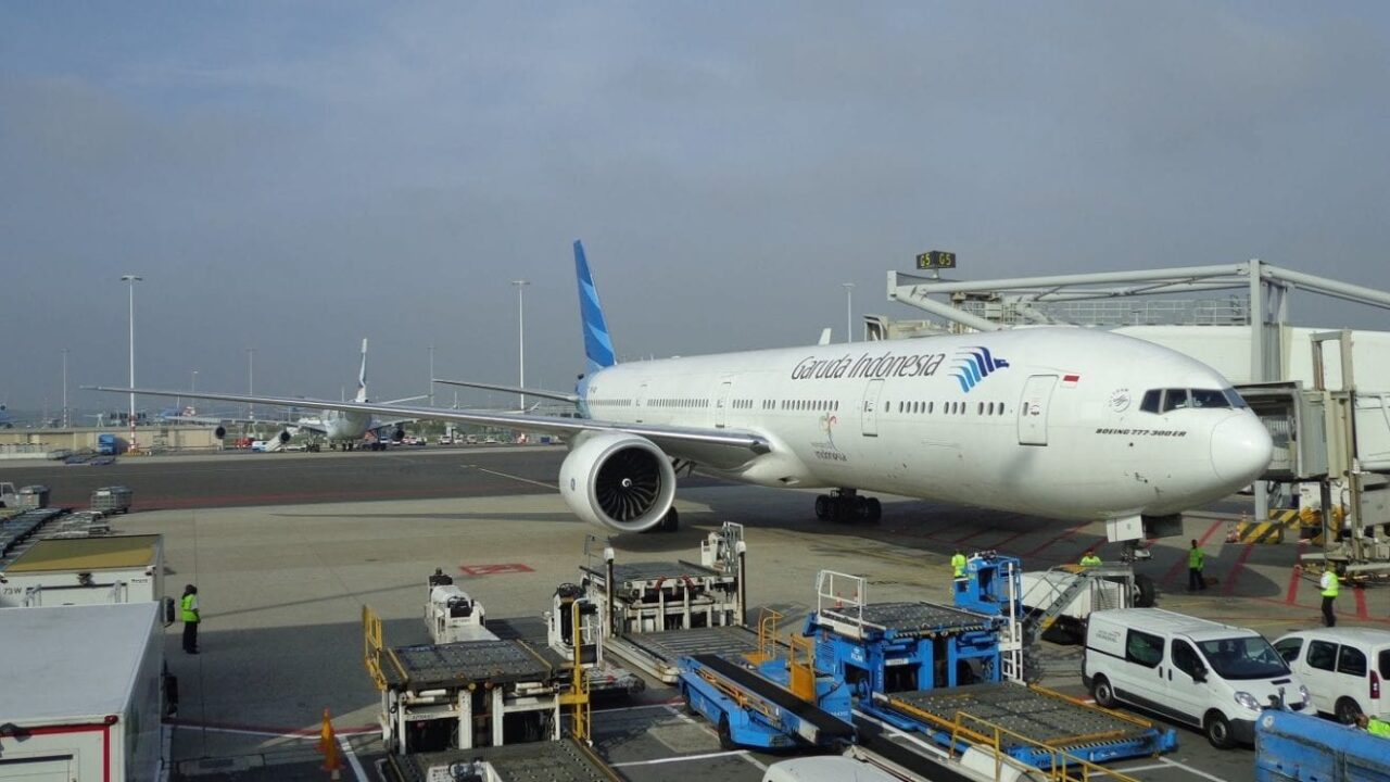garuda indonesia london heathrow