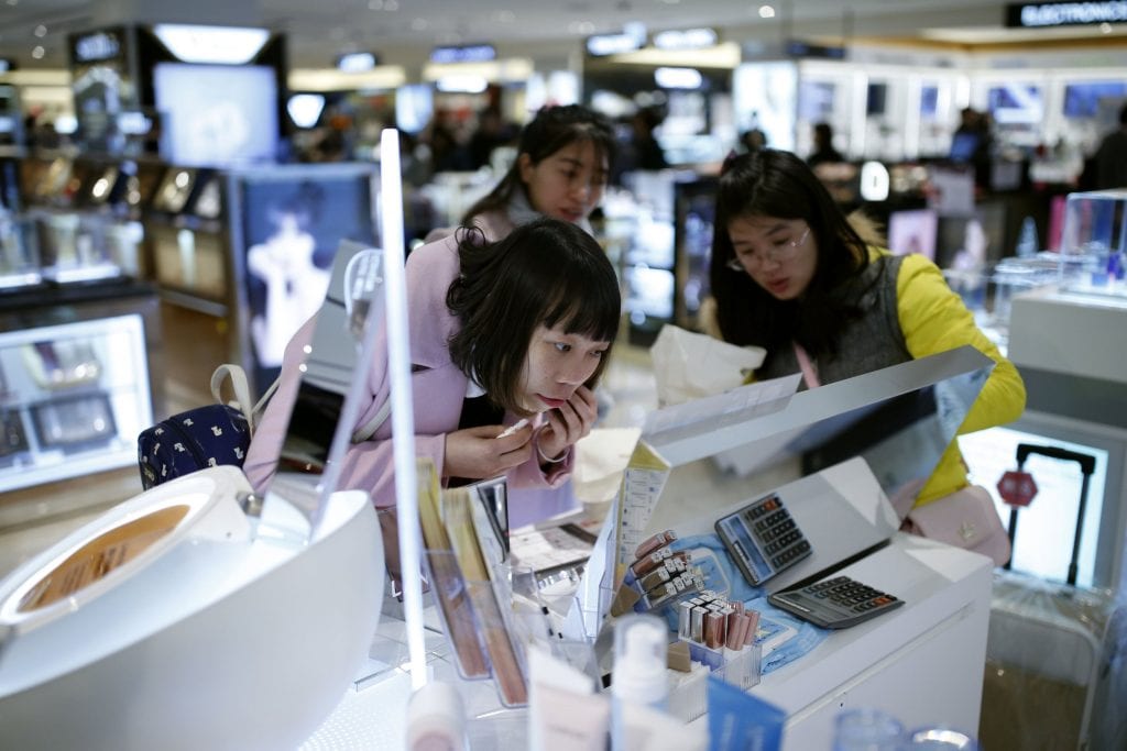 37915394-30_03_2016-SOUTHKOREA-DUTYFREE_-1024x683.jpg