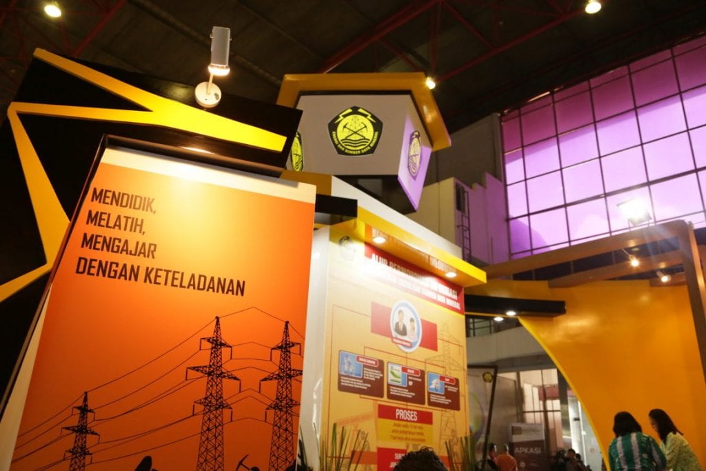 pameran_apkasi_2015_4_20150518_1156259896-1024x683.jpg