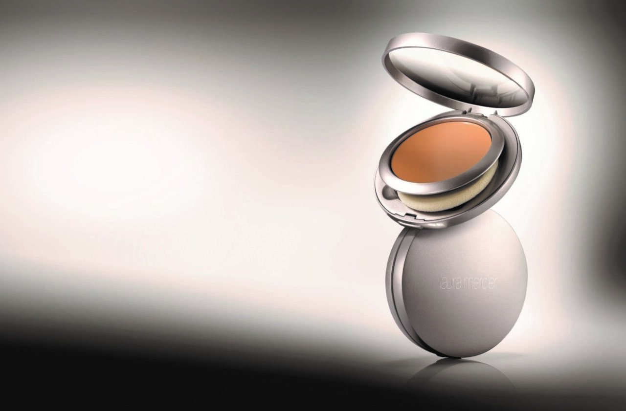 Laura Mercier Tinted Moisturiser Creme Compact Campaign