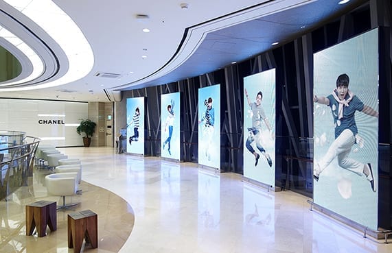 Lotte-Duty-Free-Interior-of-the-Worldtower-store-3.jpg