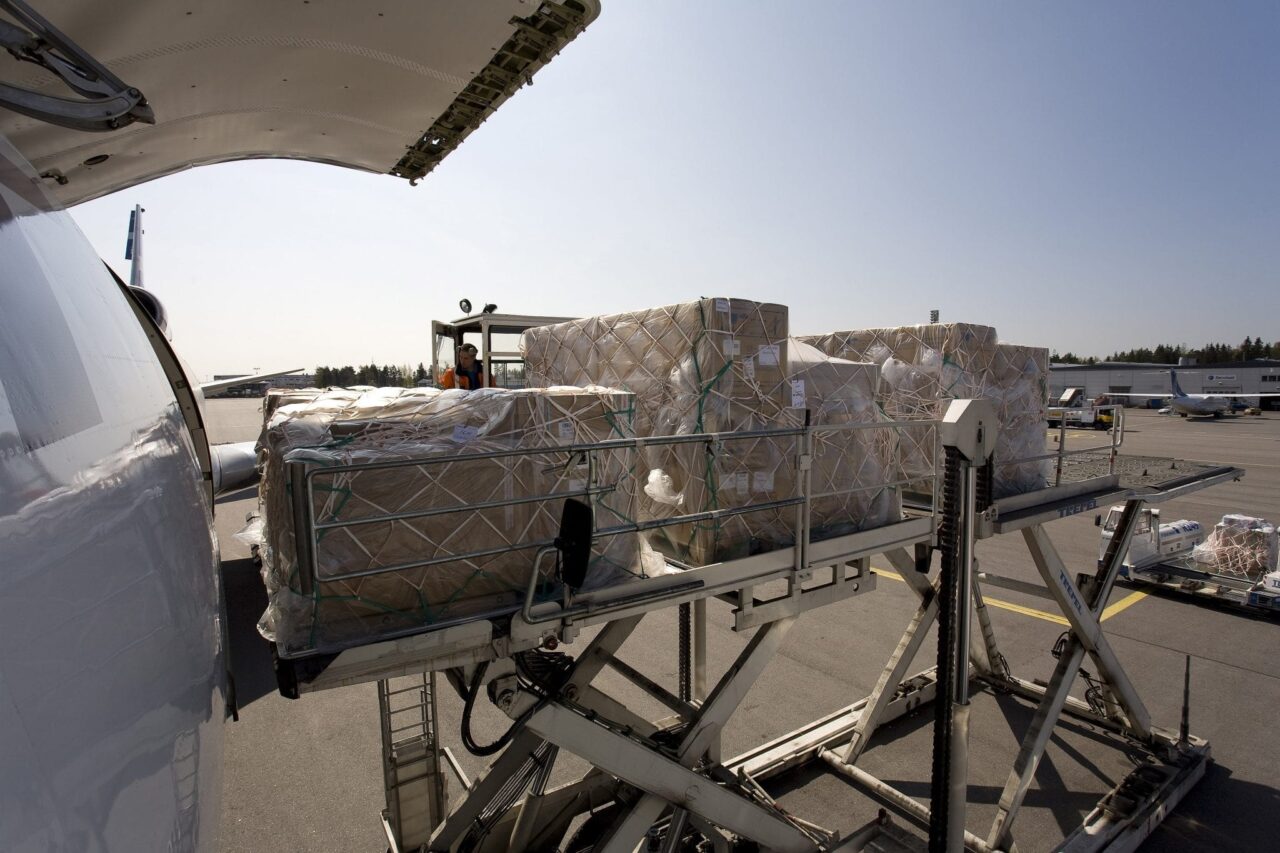 Finnair Freighterloading Helsinki