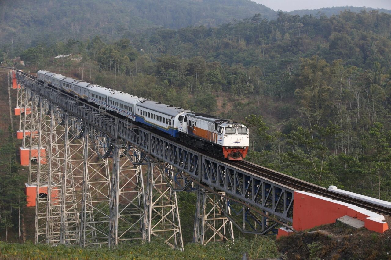 KAI Offers Train Cars to Myanmar
