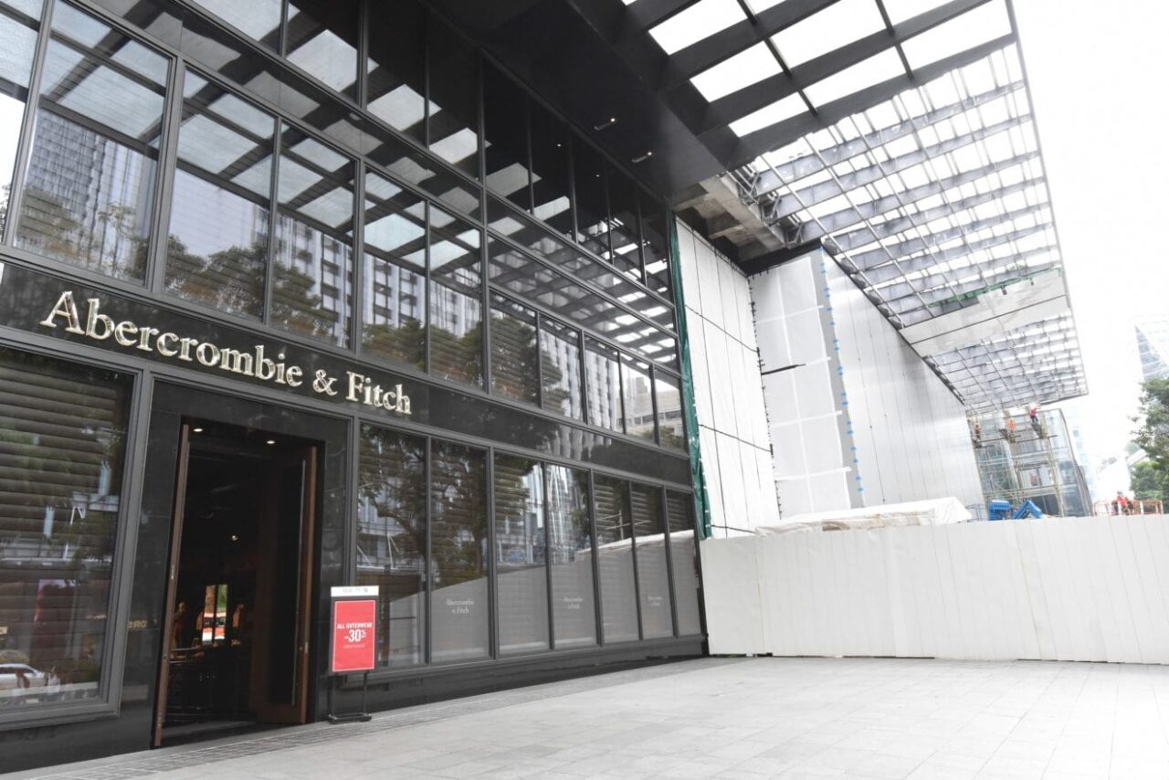 www.channelnewsasia.comblob33641901481624442000abercrombie fitch store beside the expected premises of data 70b657f9accd83eaa09b1722946b9a25716df740