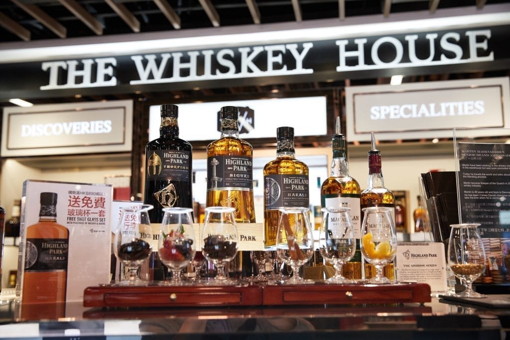 Pic-1_The-Whiskey-House-at-DFS-Hong-Kong-International-Airport-1024x683-1024x683.jpg