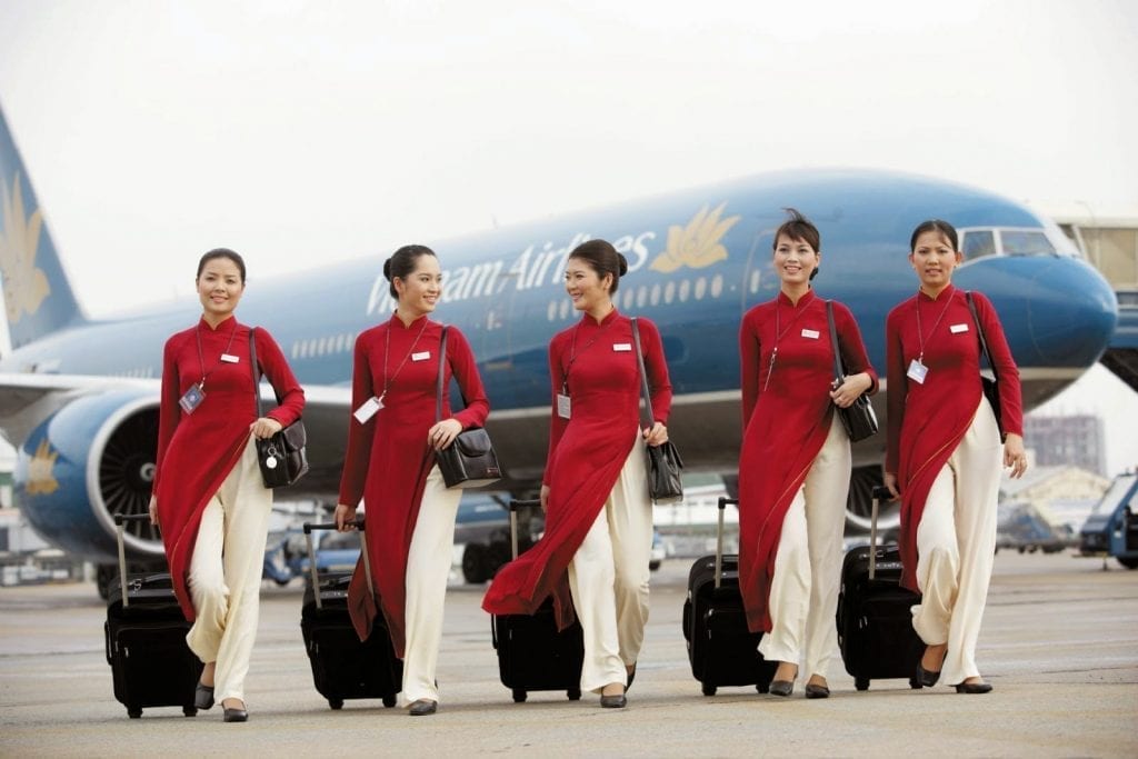 Vietnam-Airlines-Crew-1024x683.jpg
