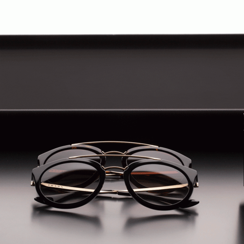 www.airport-business.comLuxottica-DFS-Prada-2-88cf314476fe38cd10d1eeccb2a344a03623c531-1024x1024.gif