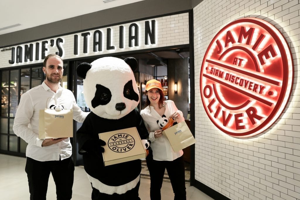 1-Thomas-Moritz-Von-Mossner-Head-of-Business-Development-of-foodpanda-and-Sarah-Smith-Genaeral-Manager-of-Jamies-Italian-Siam-Discovery-1024x683.jpg