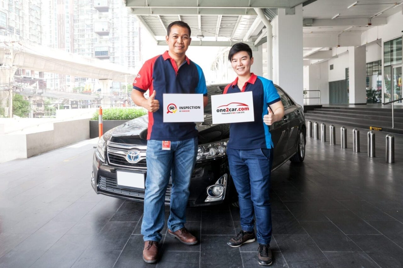 One2car Left Khun Peace C and Right K.Pornladda