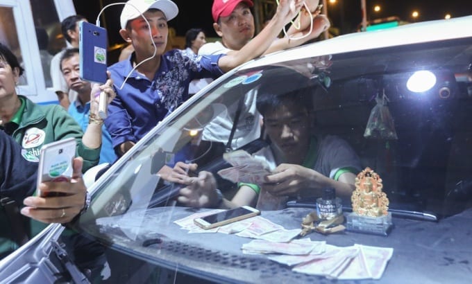 taxi-driver-vietnam.jpg