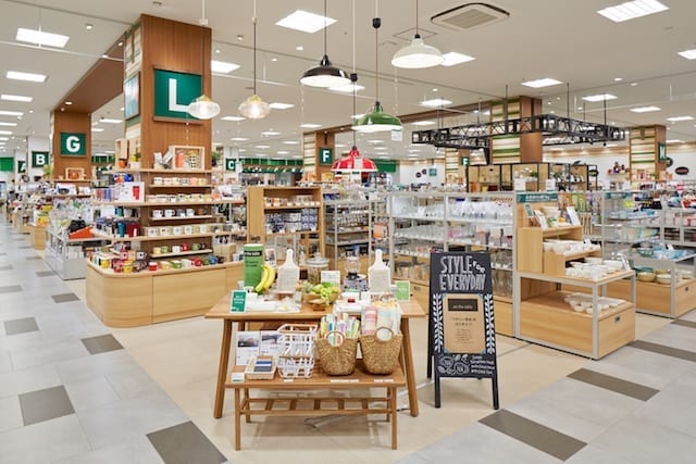 Tokyu-Hands-2.jpg