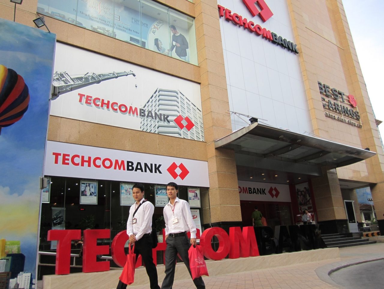 techcombank-vietnam-1280x962.jpg