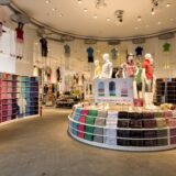 uniqlo store