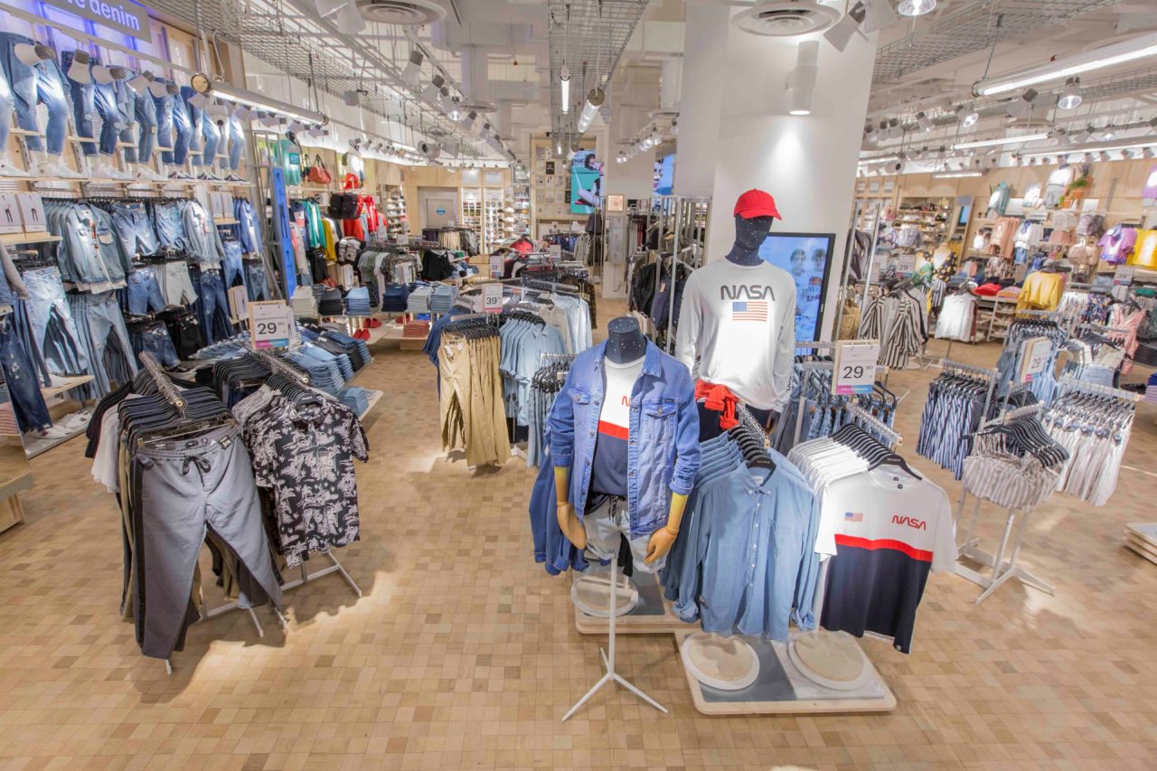 Pull&Bear opens flagship store at VivoCity with new face