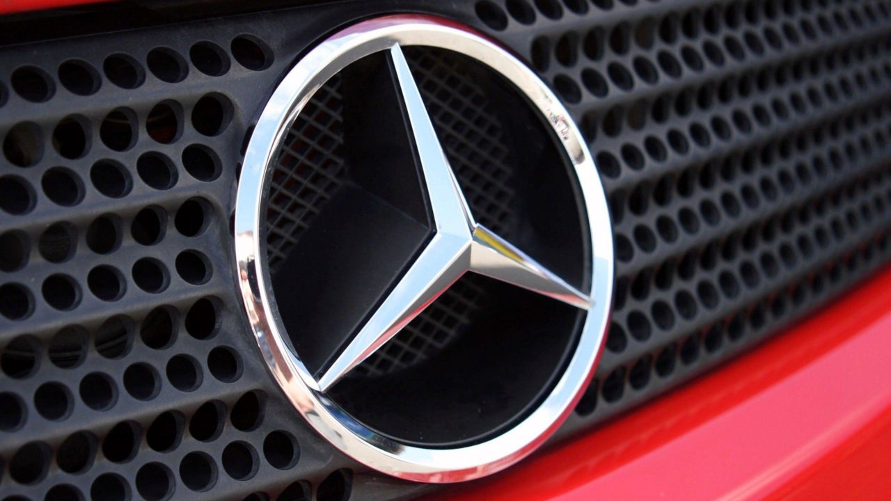 50440_mercedes-logo-wallpaper-iphone-1280x720.jpg