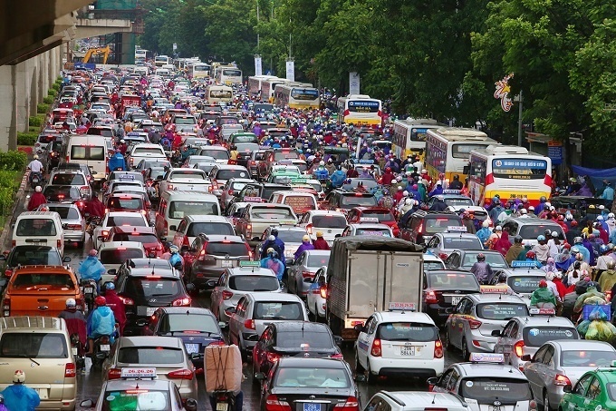 vietnam-traffic-car.jpg
