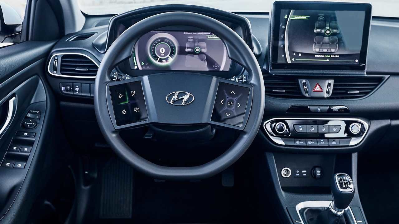 Hyundais-Virtual-Cockpit-1280x720.jpg