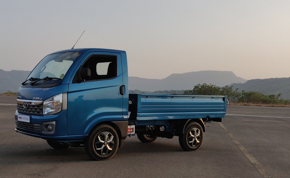 Tata-Intra-Compact-Truck.jpg