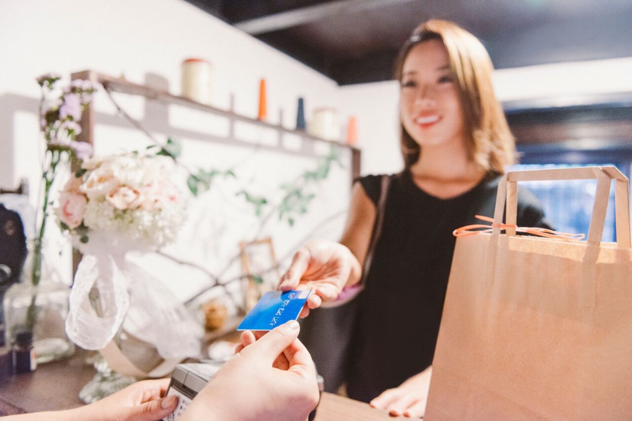 Stockless stores
