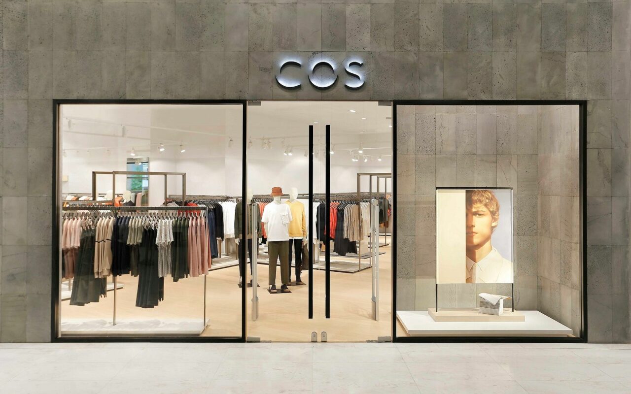 The COS cloud goes to Seoul ☁️ Swedish fashion brand @cosstores