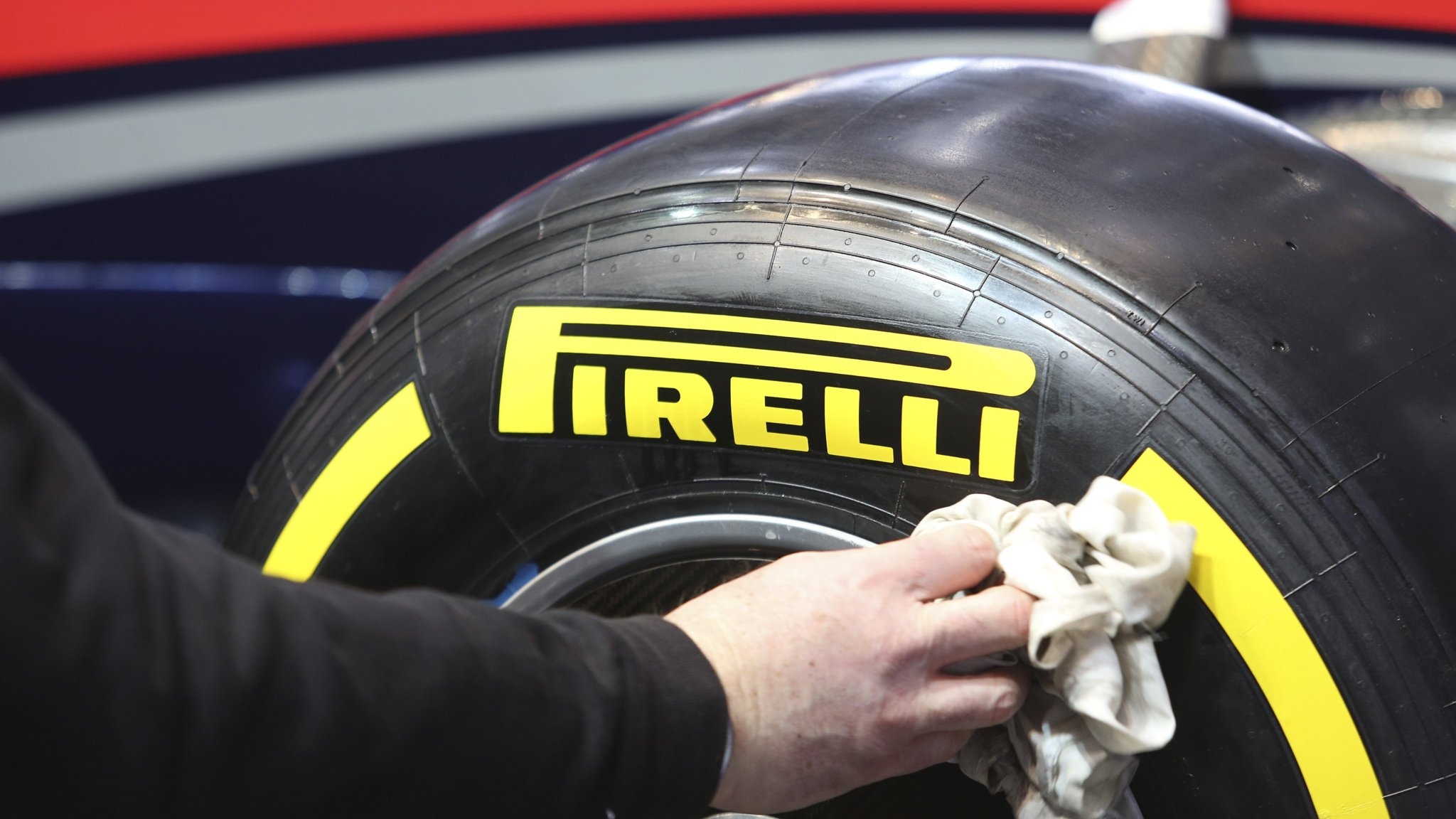 Pirelli Launches P Zero Trofeo RS Tyres For Supercars, Hypercars