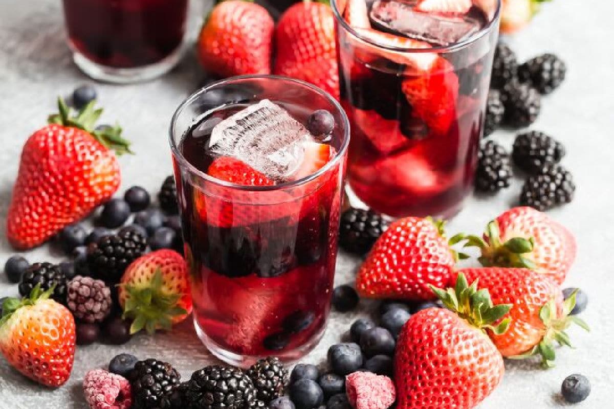 Iced-Tea-Berry-Sangria-Culinary-Hill-1200x800-1.jpg