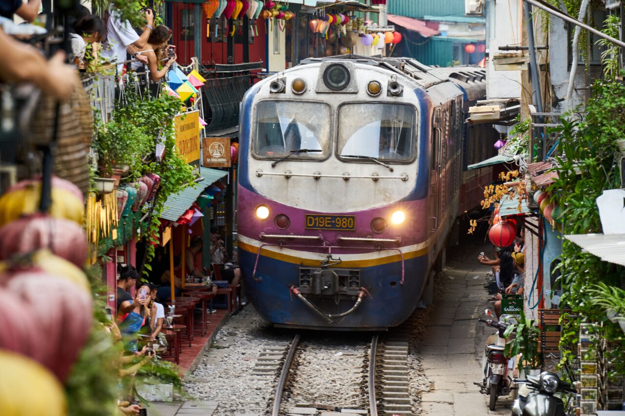 Train Vietnam